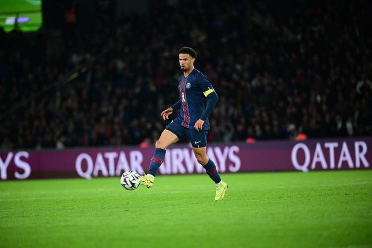 db真人 盛趣-队报：埃梅里有望在法国客串右后卫 埃基蒂克可能顶替姆巴佩