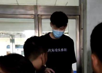 db真人体育官网-【夜读】谢峰:中国足球教练就爱饭桌上吹