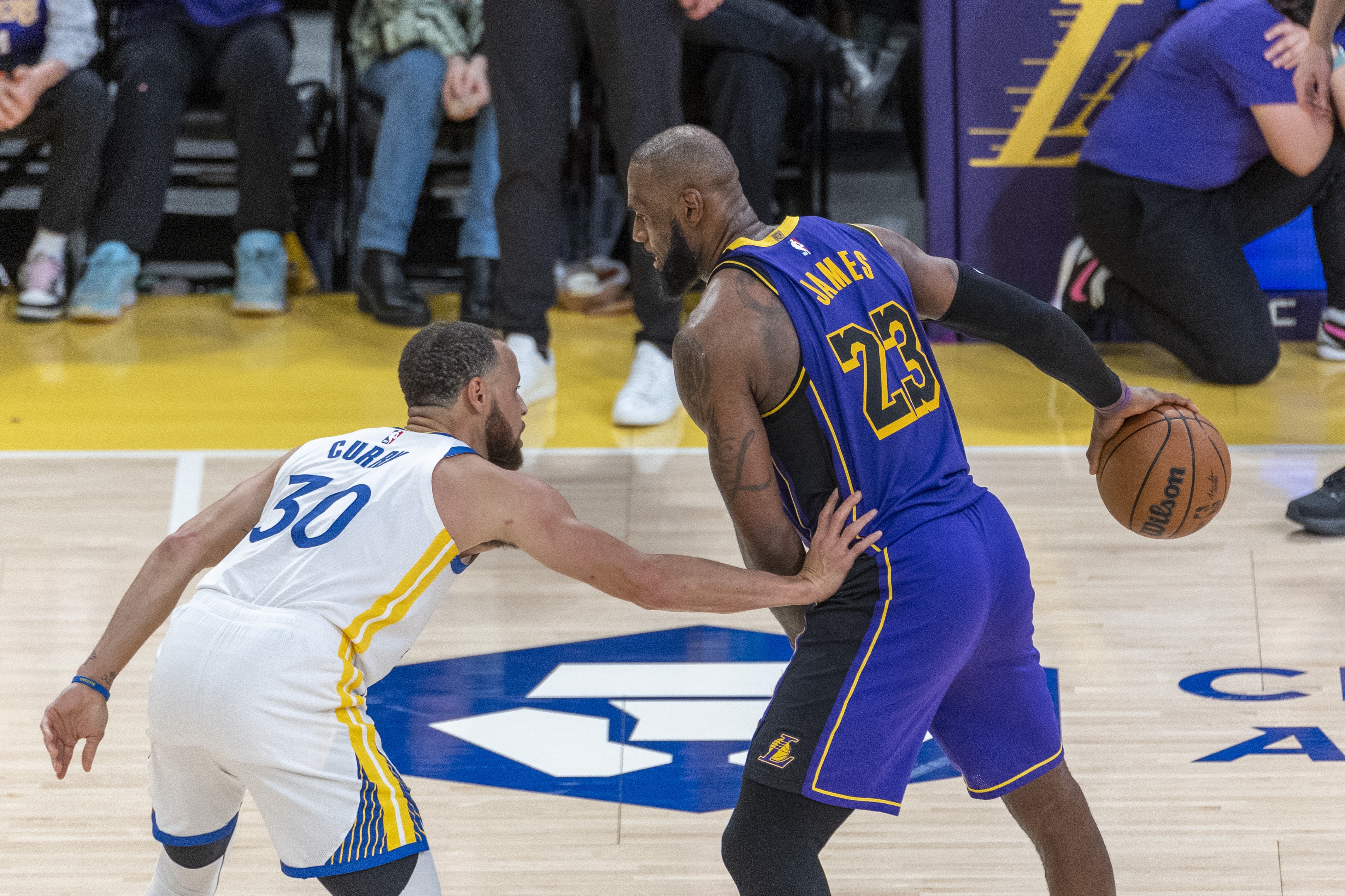 db真人网页版-老詹若离队会去哪儿？联手库里引爆流量 还是落叶归根重返骑士？